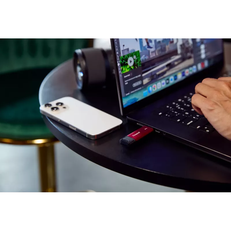 SSD externo Kingston 2 TB Dual USB-A/USB-C, USB 3.2 Gen 2, lectura 1050 MB/s, escritura 950 MB/s, negro/rojo