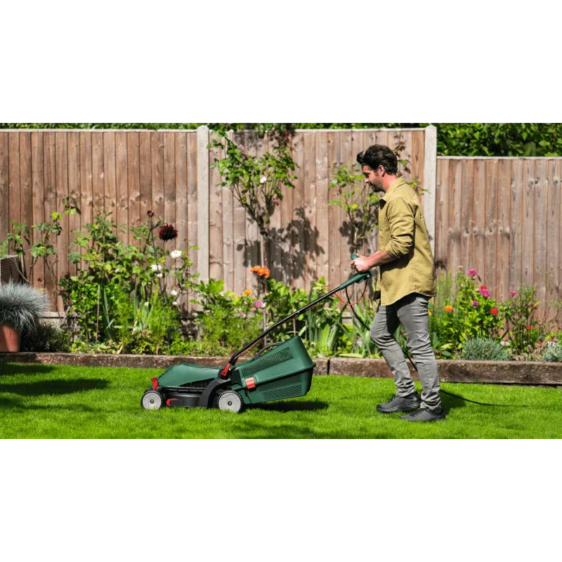 Cortacésped eléctrico Bosch UniversalRotak 34-405, 1300 W, 34 cm de ancho de corte