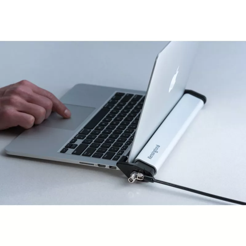 Kensington Laptop Locking Station 2.0 sin cerradura para combinar con cerraduras de la misma llave