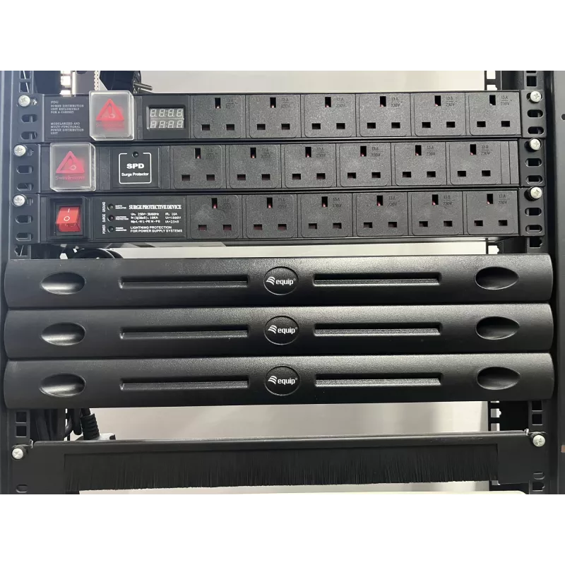 Panel ciego Equip 19 pulgadas 1U sin herramientas negro capacidad de rack 1U