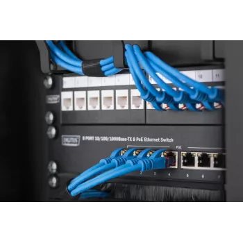 Panel de gestión de cables de 10 pulgadas DIGITUS 1HE 3x anillos para cables negro