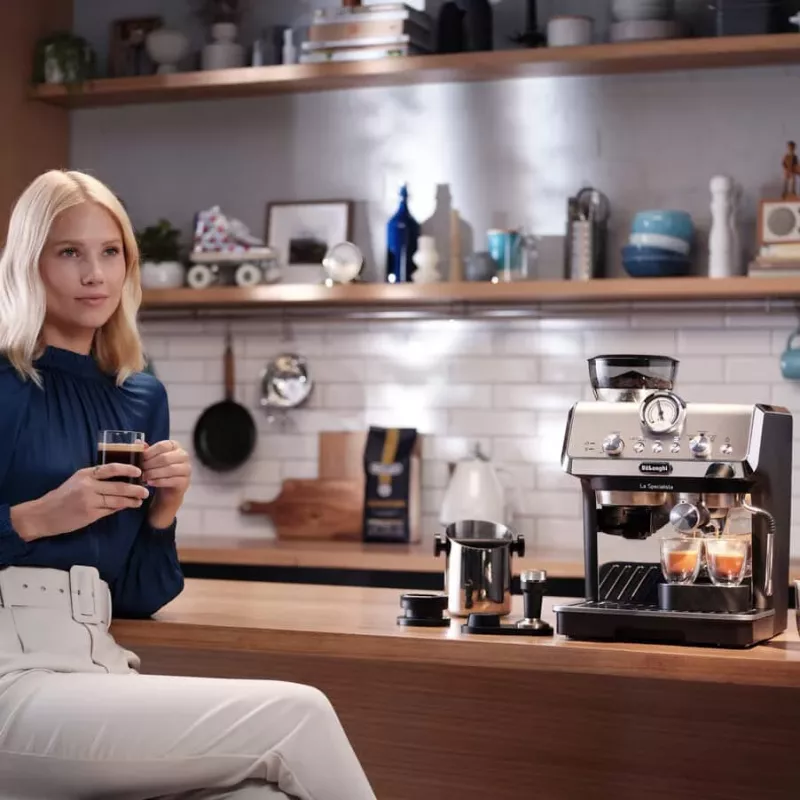 Cafetera espresso semiautomática De’Longhi Dedica Arte EC9155.MB 2,5 L