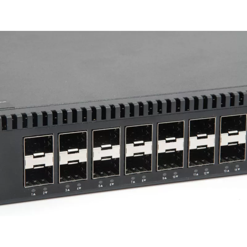 LevelOne KILBY Conmutador de fibra Gigabit gestionado L3 Lite de 28 puertos, 4 x 10GbE SFP+, 4 x Gigabit SFP/RJ45 Combo