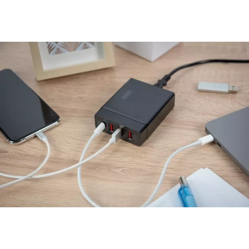 DIGITUS cargador USB de 4 puertos, 72 W 1x USB-C (PD) 5,9,15,20 V/3 A, 3x USB-A 5 V/2,4 A, negro