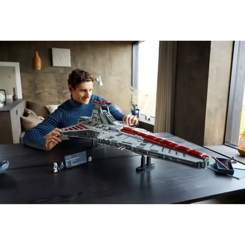 LEGO Star Wars 75367 Crucero de ataque de la República clase Venator (Ultimate Collector Series) set de construcción, 5.374 piezas, 18+