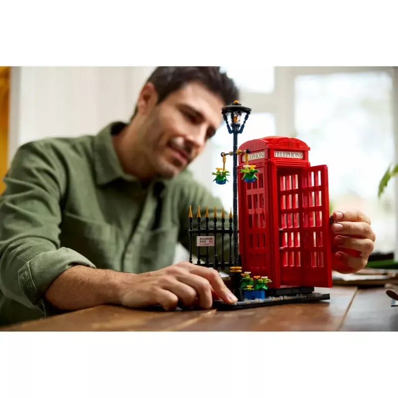 Set de construcción LEGO Cabina telefónica roja de Londres 21347 – set modular de colección, 1460 piezas, 18+