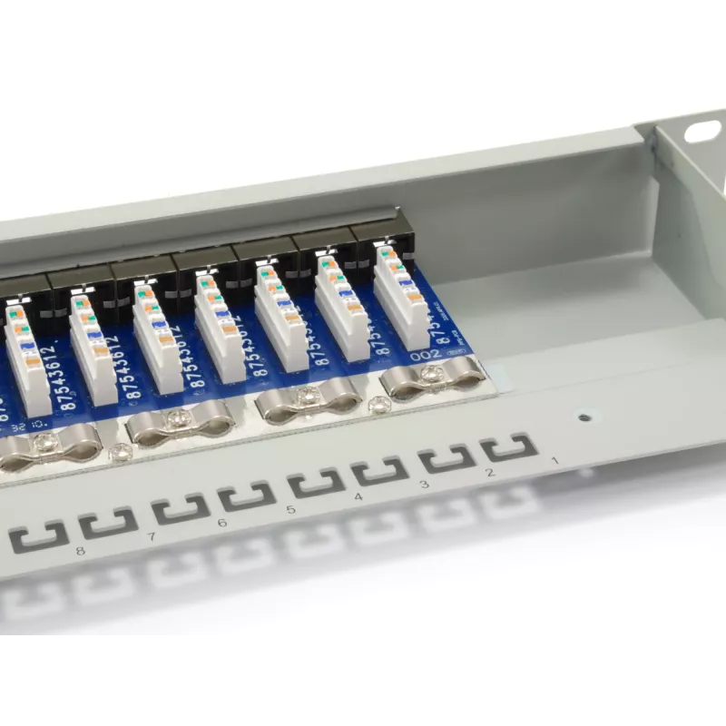 Panel de parcheo blindado Equip de 16 puertos Cat.6, gris claro, RJ-45, oro, Cat6, montaje en rack, 1U, gris
