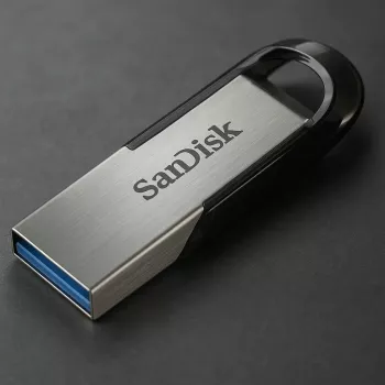 WESTERN DIGITAL SanDisk Ultra Flair - 16 GB USB - USB 3.0 - negro / plata