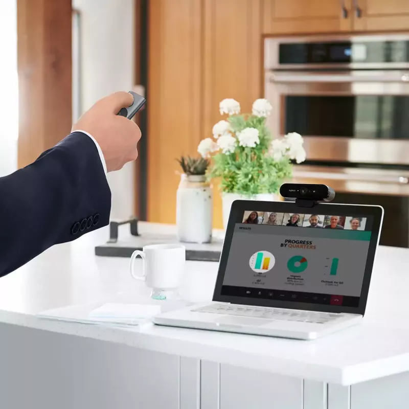 Mando de presentaciones LOGITECH Spotlight – dorado