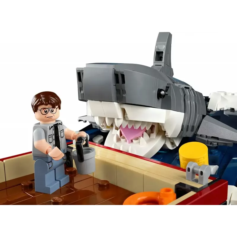 Juguete de construcción LEGO Ideas 21350 Jaws Set — 1497 piezas, 3 minifiguras, barco y tiburón icónico, recomendado a partir de 18 años
