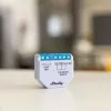 Regulador Shelly Plus 0-10V empotrable azul-gris control inalámbrico 110-240V
