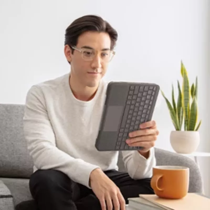 Funda con teclado LOGITECH Folio Touch con retroiluminación y trackpad Oxford gris para iPad Air (4.ª generación) español Qwertz