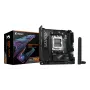 GIGABYTE B850I AORUS PRO Placa base - CPUs AMD Ryzen 9000 Series, VRM digital de 8+2+1 fases, hasta 8400MHz DDR5 (OC), 1xPCIe 5.0 + 1xPCIe 4.0 M.2, 2.5LAN, WIFI 7, USB 3.2 Gen 2