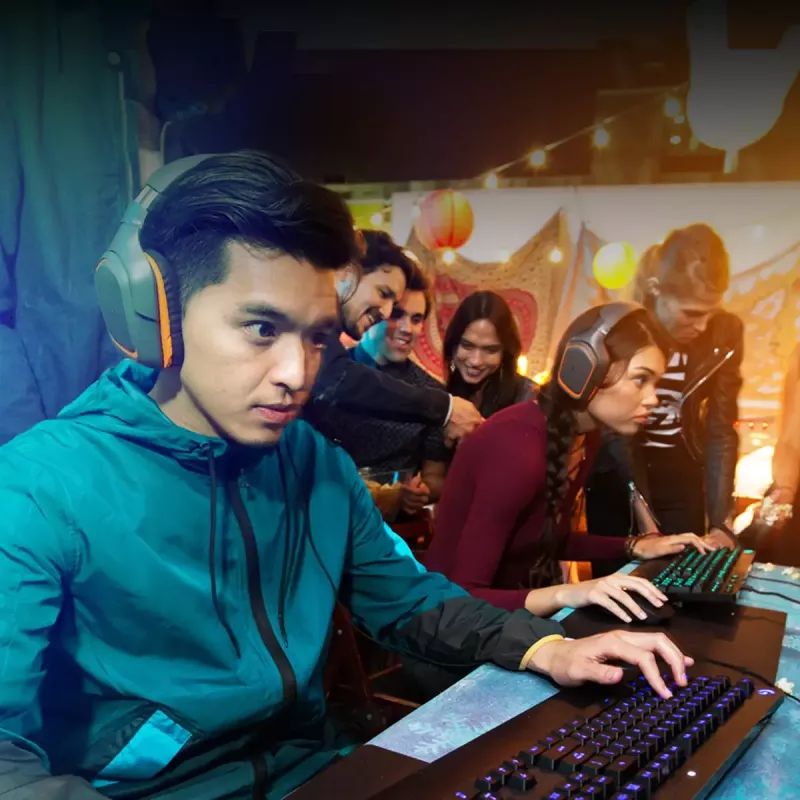 Teclado gaming Logitech G G213 Prodigy tamaño completo RGB LED con cable