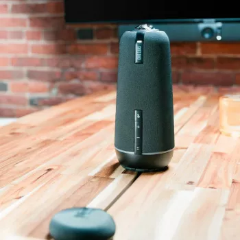 Micrófono de expansión Owl Labs para Meeting Owl 3 – amplía el alcance de audio en salas más grandes en 8 pies (2,5 metros) hacia el micrófono.