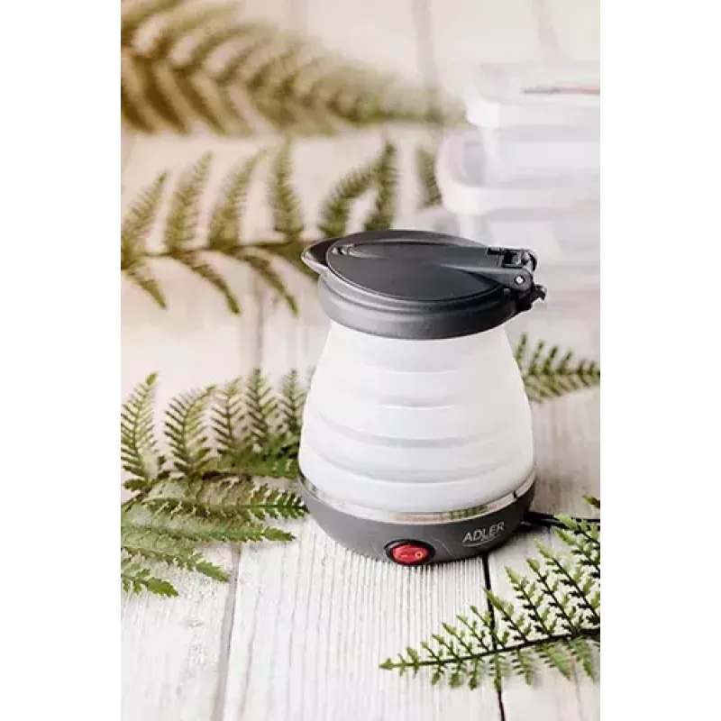 Hervidor de agua Adler AD 1279 — 0,6 L, 750 W, carcasa de plástico, control por botones, luz indicadora