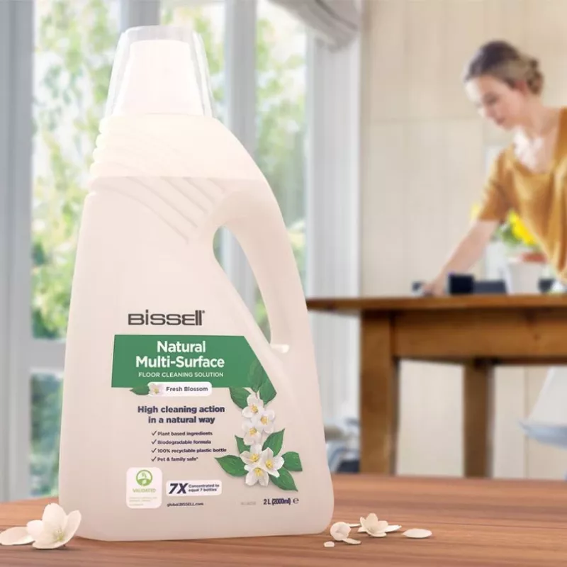 Solución de limpieza de suelos multiusos Bissell Natural 2 L