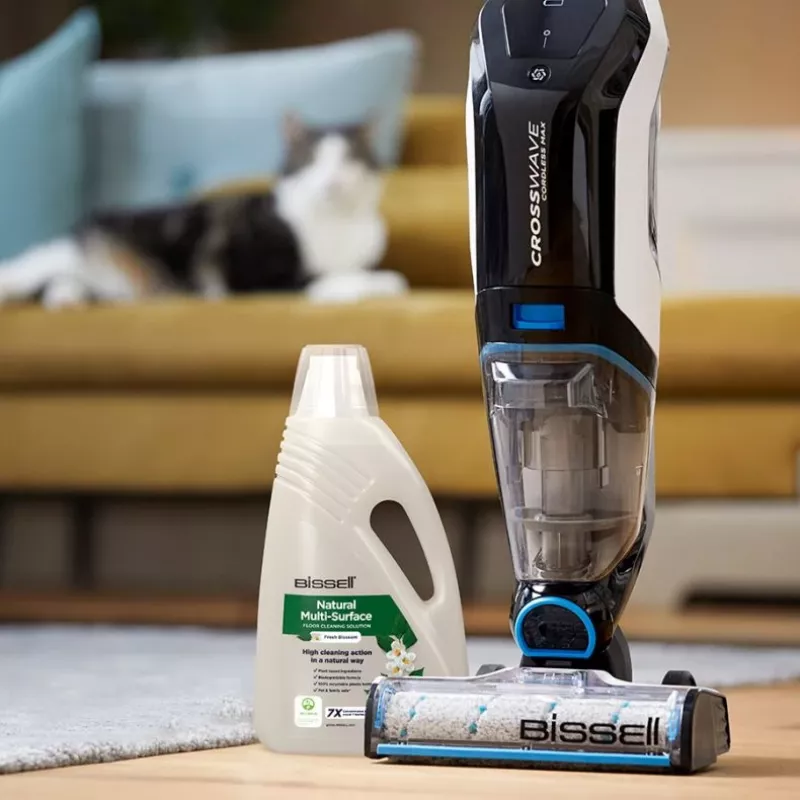 Solución de limpieza de suelos multiusos Bissell Natural 2 L