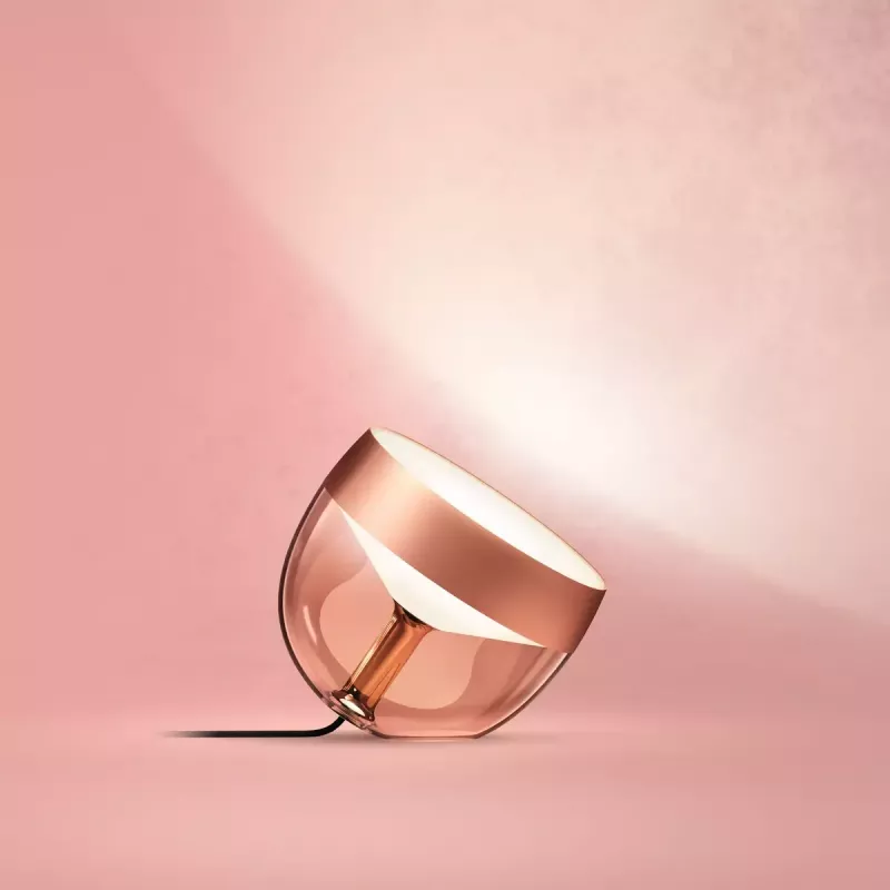 Lámpara de mesa inteligente Philips Hue Iris cobre edición especial — 1 bombilla, Bluetooth y Zigbee, 100–240V, cable de 2m