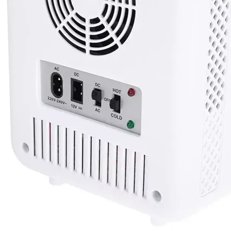 Mininevera independiente Adler AD 8085, 4 L, apertura derecha, puerta con espejo, 220–240 V/12 V