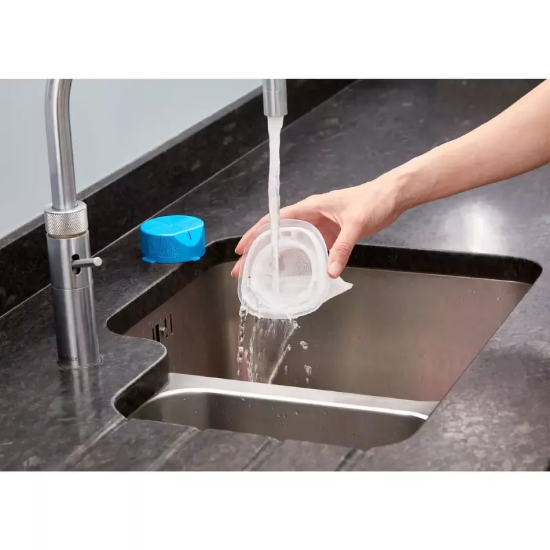 Black & Decker NVC215WA-QW DustBuster aspirador de mano inalámbrico, capacidad de polvo 0,3 l, 1500 mAh de iones de litio, filtro lavable, azul/gris