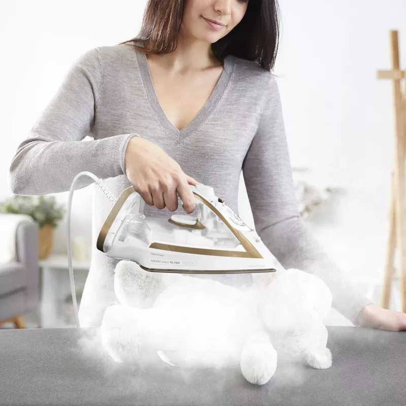 Plancha en seco y de vapor Tefal Puregliss FV8042 con suela Durilium AirGlide Autoclean, 3000 W, bronce, blanco