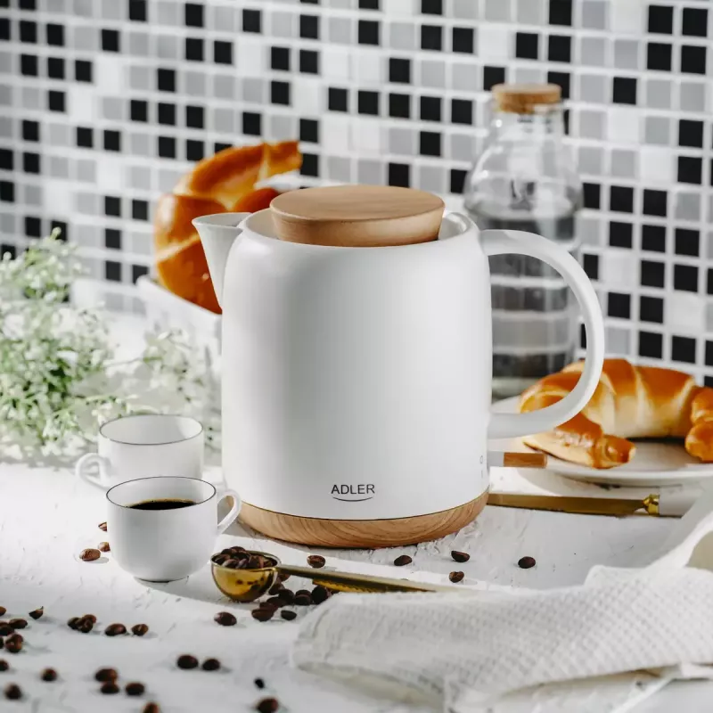 Hervidor eléctrico Adler AD 1304 — 1 L, 1200 W, carcasa de cerámica, tapa abatible, base giratoria 360°, blanco