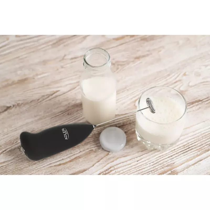 Espumador de leche eléctrico de mano Adler AD 4491 batidor de acero inoxidable negro