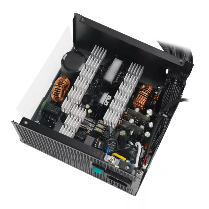 Fuente de alimentación DeepCool PL550D 550W ATX 3.0 80 PLUS Bronze, ventilador 120mm, no modular, 6 SATA, 3x 6+2 PCIe