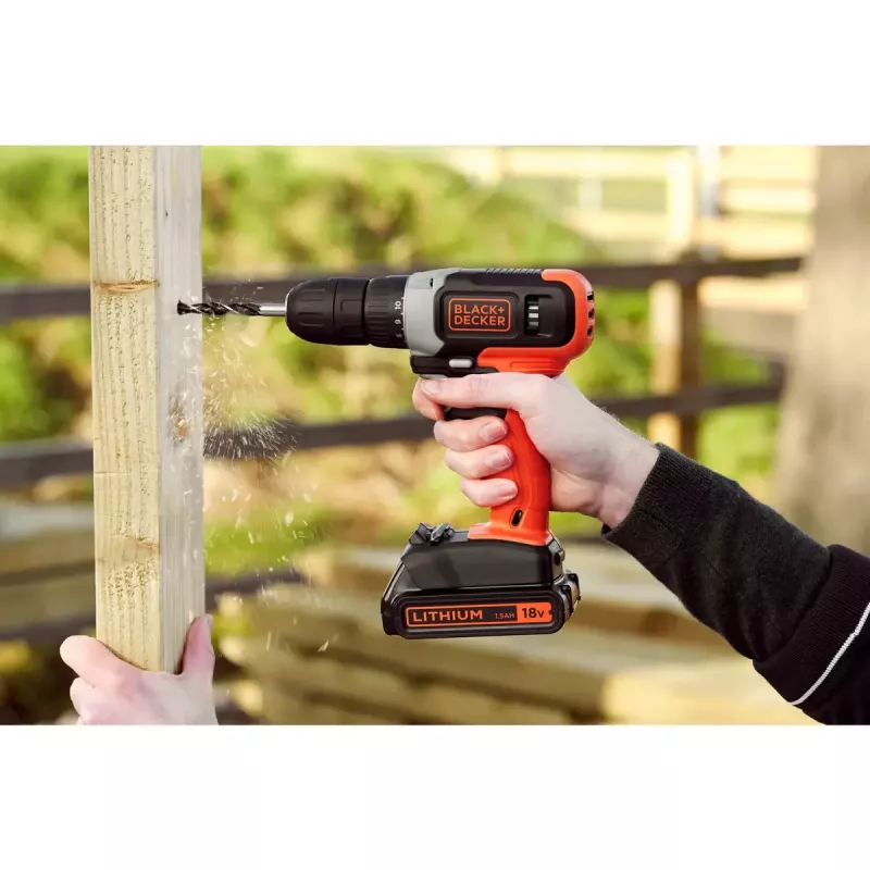 Atornillador con batería Black & Decker BCD001C1, 18 V, Li-Ion 1,5 Ah, naranja/negro