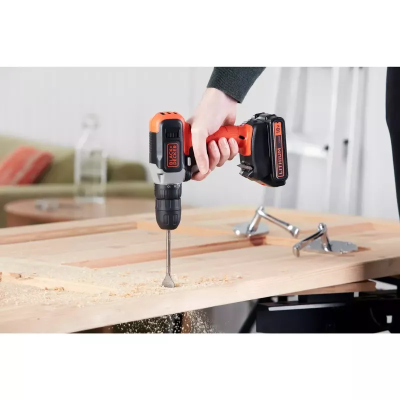 Atornillador con batería Black & Decker BCD001C1, 18 V, Li-Ion 1,5 Ah, naranja/negro