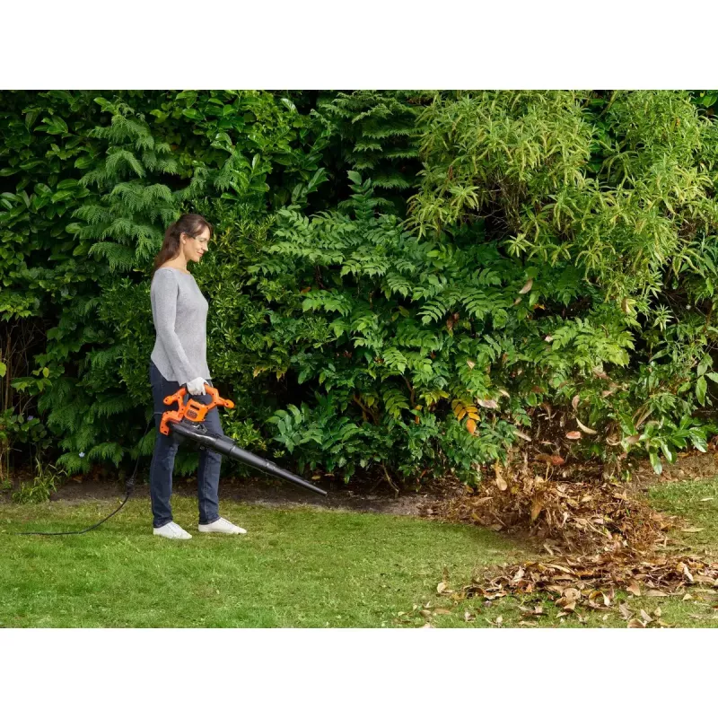 Soplador de mano Black & Decker BEBLV260 2600 W, velocidad del aire 315 km/h, bolsa de recogida 40 L, 4,8 kg