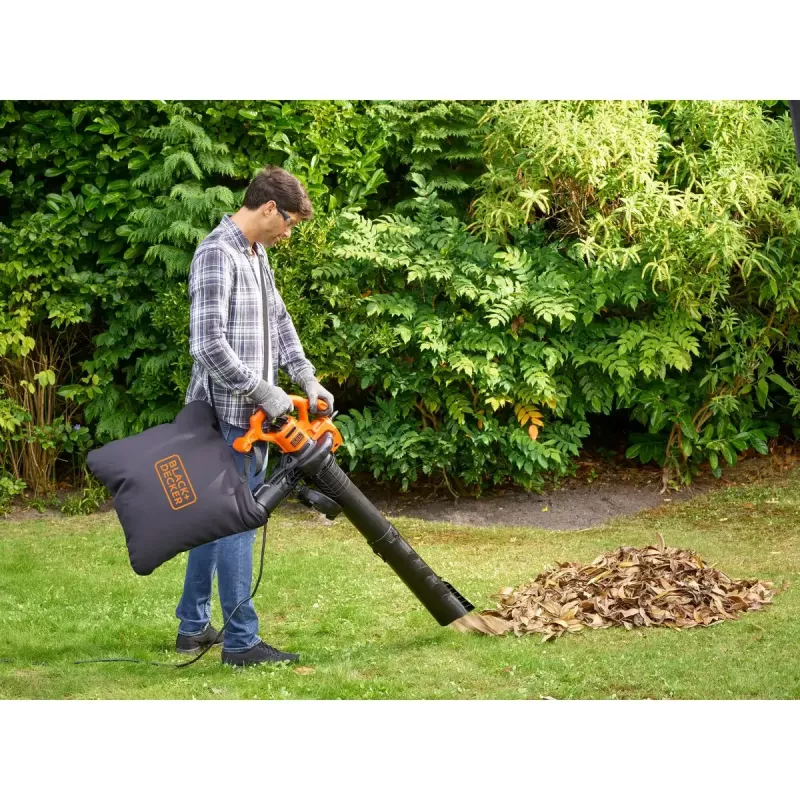 Soplador de mano Black & Decker BEBLV260 2600 W, velocidad del aire 315 km/h, bolsa de recogida 40 L, 4,8 kg