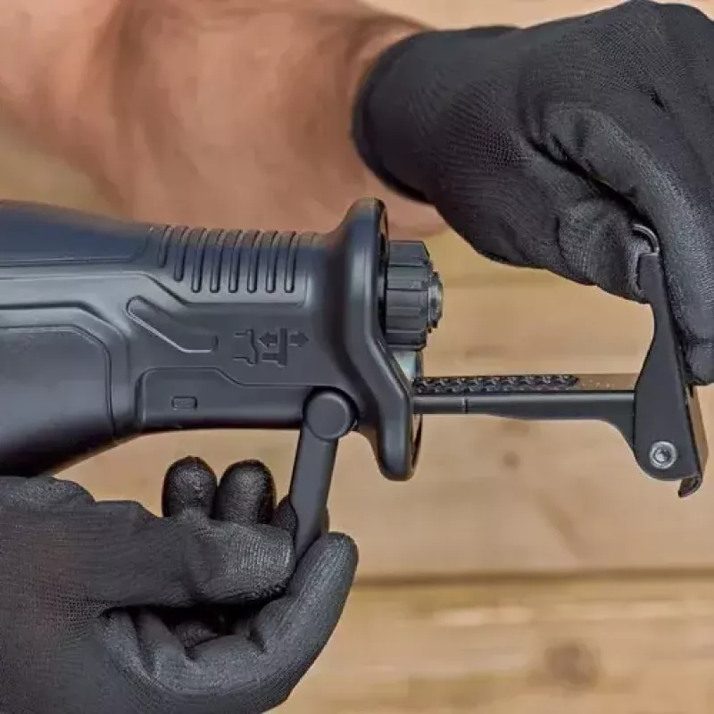 Sierra de sable Black & Decker BES301