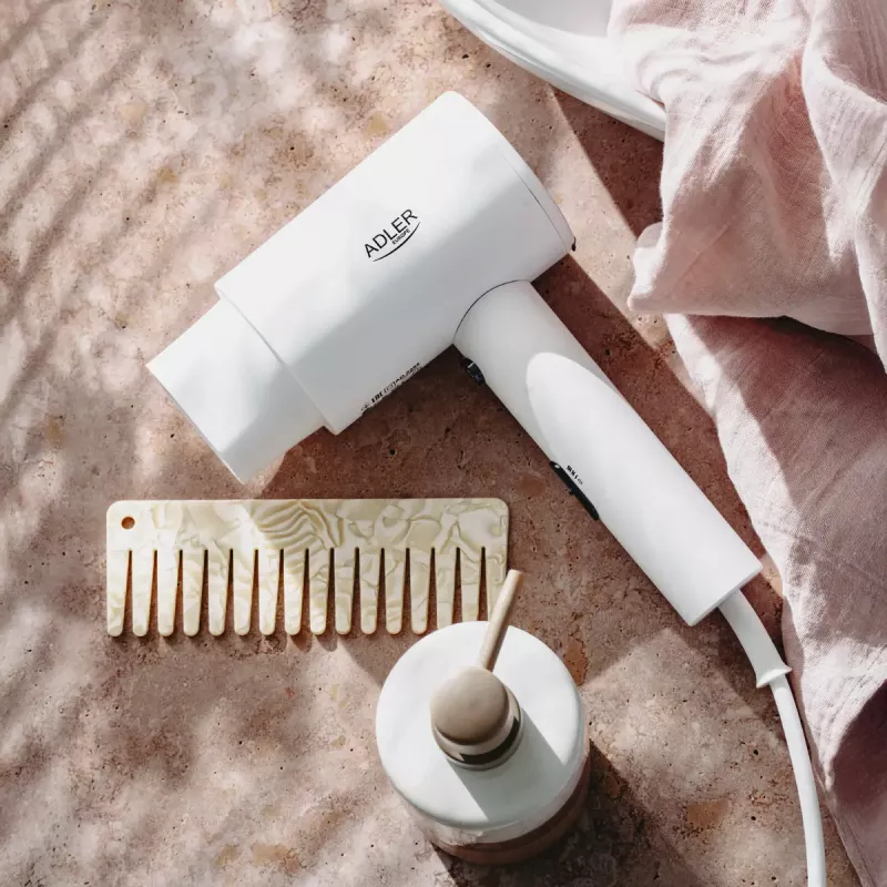 Secador de pelo de pared Adler AD 2285 — 2000 W, 3 niveles de temperatura, nivel frío, blanco