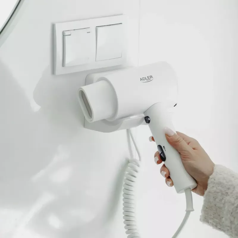 Secador de pelo de pared Adler AD 2285 — 2000 W, 3 niveles de temperatura, nivel frío, blanco