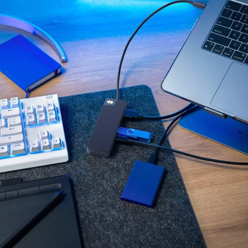 Hub USB-C TARGUS Hyperdrive Flex de 8 puertos (negro)