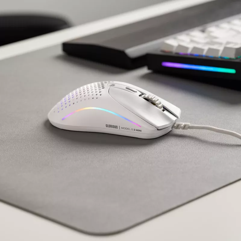 Ratón Glorious Gaming Glorious Model O 2 Mini - blanco mate, diestro, óptico, USB Type-A, 26000 DPI, blanco