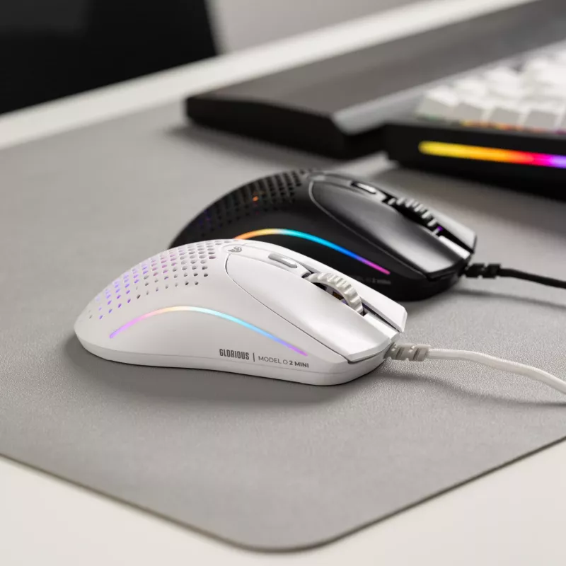 Ratón Glorious Gaming Glorious Model O 2 Mini - blanco mate, diestro, óptico, USB Type-A, 26000 DPI, blanco