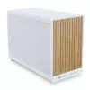 Caja de PC Lian Li A3-mATX Micro Tower blanca con detalles en madera — compatible con Micro-ATX/Mini-ITX, fuentes ATX/SFX/SFX-L