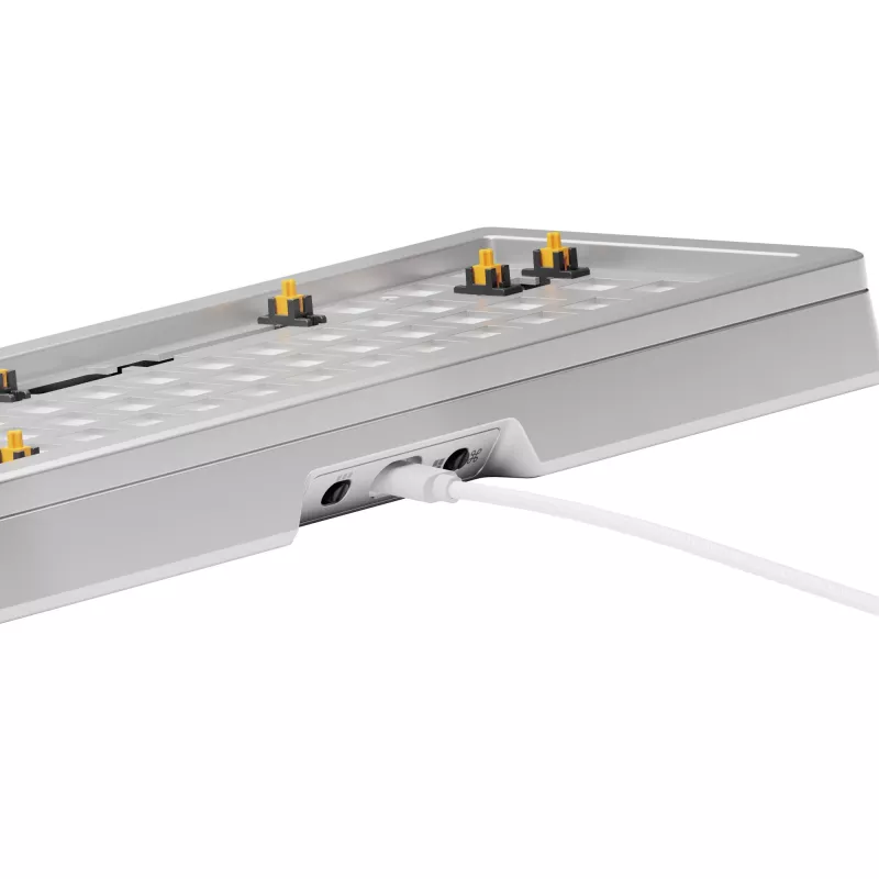 Teclado mecánico GLORIOUS GMMK 3 PRO 65% Barebones cableado Plata — 65% USB RGB, cable de 2 m