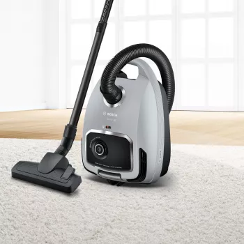 Aspirador de escoba Bosch Serie 6 BGB6X330 — 600 W, HEPA 13, bolsa de 4 L, para suelos duros y alfombras, 6 kg, gris/negro