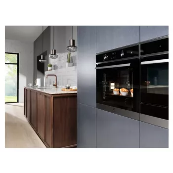 Horno eléctrico integrable Electrolux EOD4P57H — 72 L, autolimpieza pirolítica, vapor y aire caliente, grill 2300W, negro