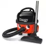 Aspirador de arrastre NUMATIC Henry Compact HVR160 — bolsa de polvo 6 L, 620 W, limpieza en seco, tubo de acero inoxidable, cable de 10 m