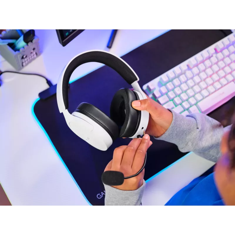 Auriculares Trust GXT 489W FAYZO con cable diadema gaming negros, blancos