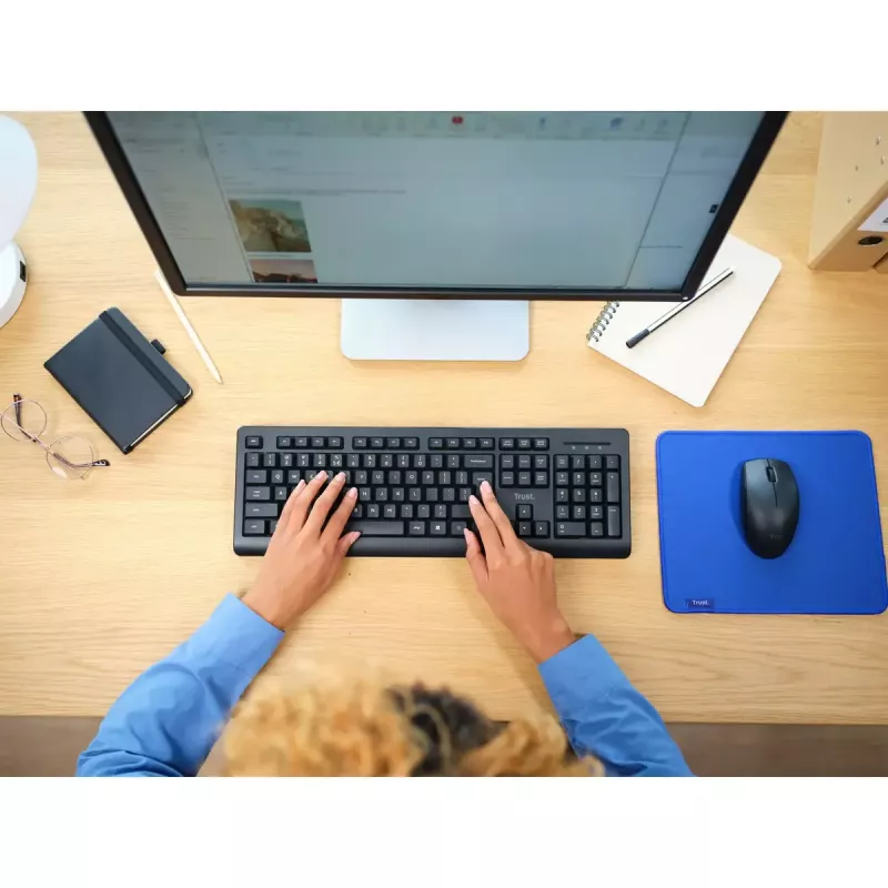 Conjunto de teclado y ratón inalámbrico TRUST Primo — teclado de tamaño completo QWERTY US-inglés, receptor RF USB-A, ratón óptico de 1200 DPI, negro