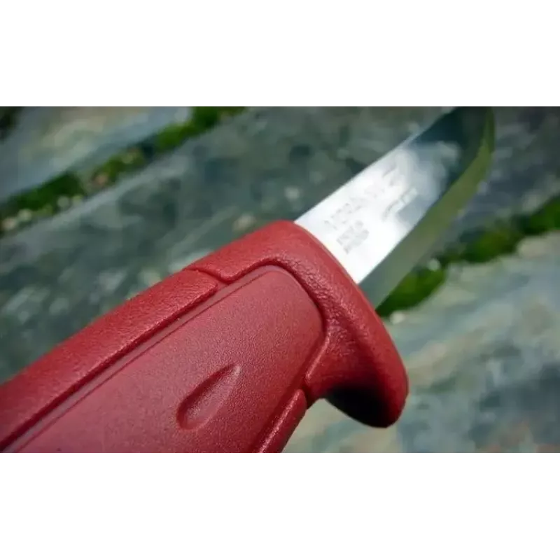 Cuchillo fijo Mora BASIC 511 — hoja de acero al carbono, mango rojo