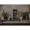 Cafetera espresso AEG EC6-1-6BST, manual, de sobremesa, depósito de agua 1,0 l, 15 bar, espumador de leche, 1450 W, control táctil, negro