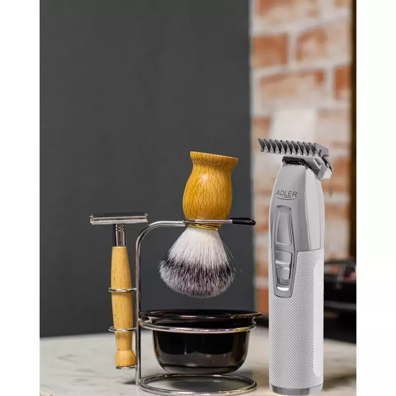 Recortadora de barba Adler AD 2836S, batería de litio inalámbrica, 0,9–6 mm, 4 niveles de longitud, cuchillas de acero inoxidable, plateada