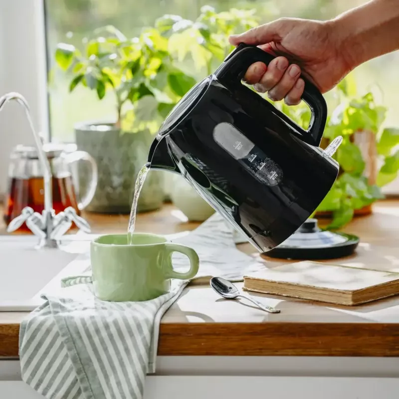 Adler AD 1380b hervidor eléctrico, 2200 W, negro